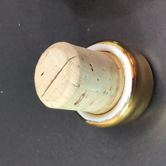 VGT 95  Bells Old Scotch Whisky Bottle Porcelain. - Picture 9 of 13